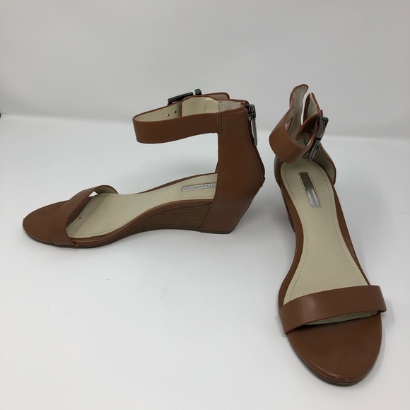 Shoes - Picture 2 of 4